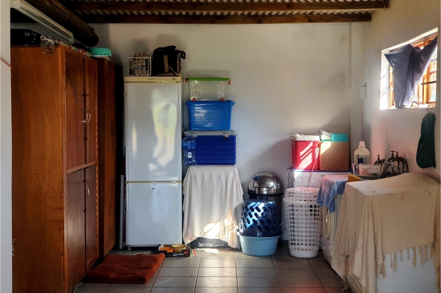 4 Bedroom Property for Sale in Boggomsbaai Western Cape